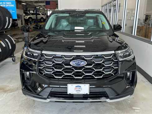 New 2026 Ford Explorer Platinum w/ LUX Leather Package image 3
