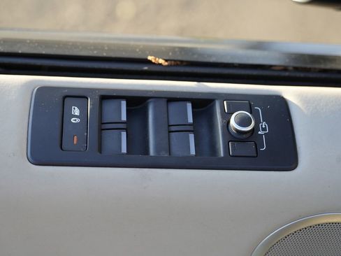 Used 2018 Land Rover Discovery HSE AWD/4WD image 21