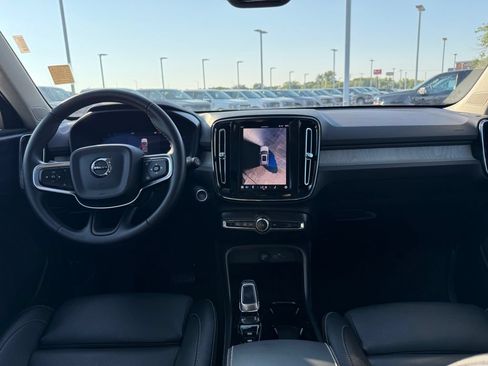 Used 2025 Volvo XC40 B5 Plus AWD/4WD image 18