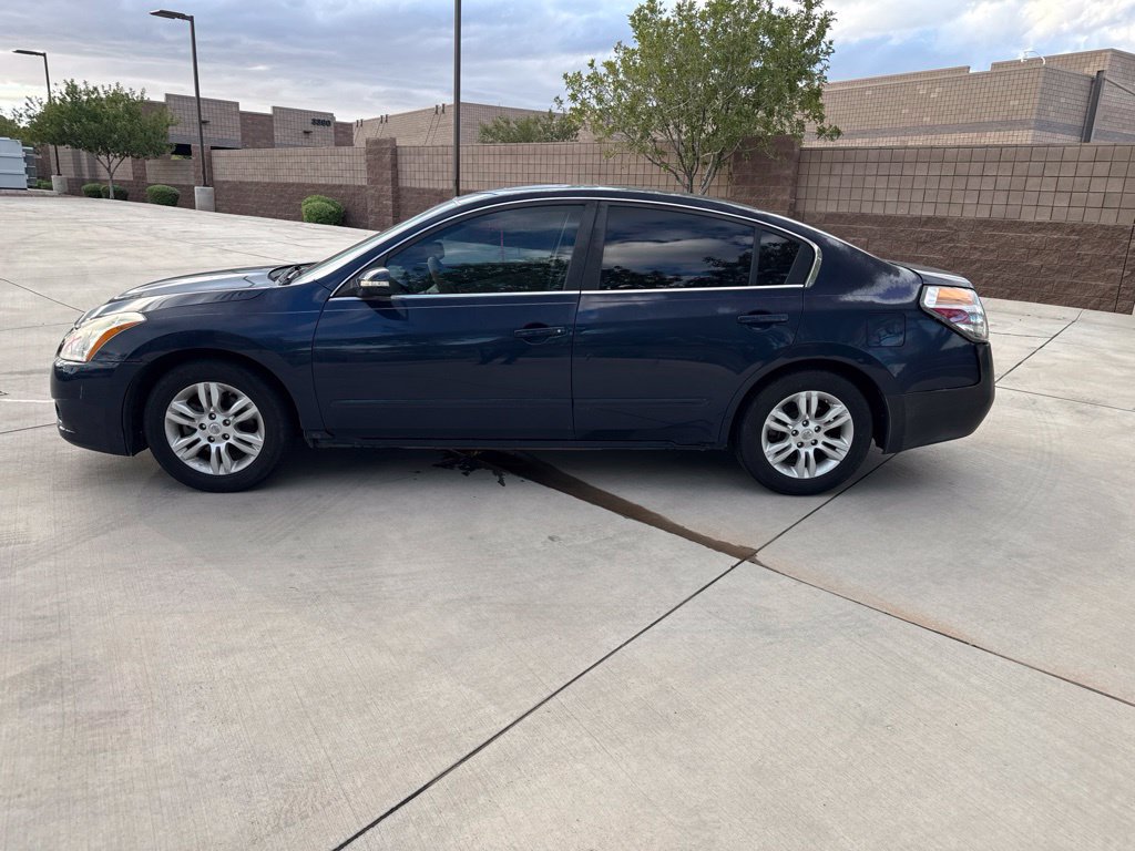 Used 2011 Nissan Altima 2.5 SL w/ 2.5SL Pkg FWD image 3