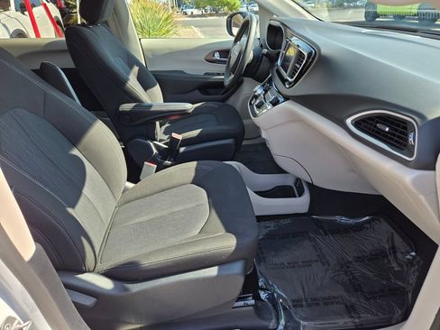 Used 2024 Chrysler Voyager LX FWD image 20