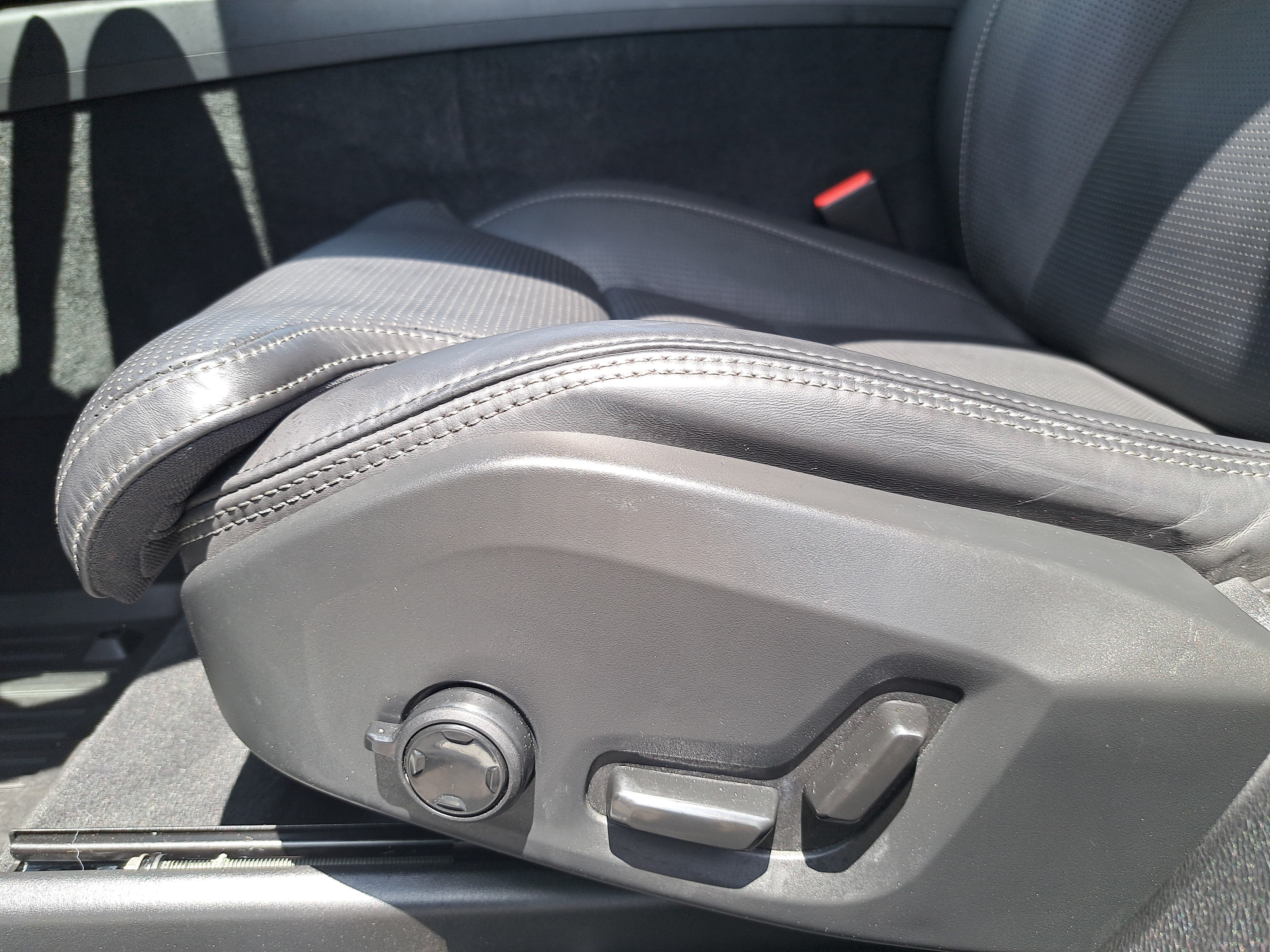 Used 2023 Volvo XC60 B5 Ultimate w/ Climate Package FWD image 28