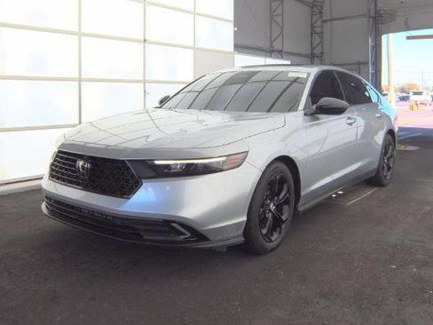 Used 2025 Honda Accord SE image 2