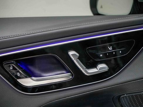 Used 2025 Mercedes-Benz GLC 350e 4MATIC image 19