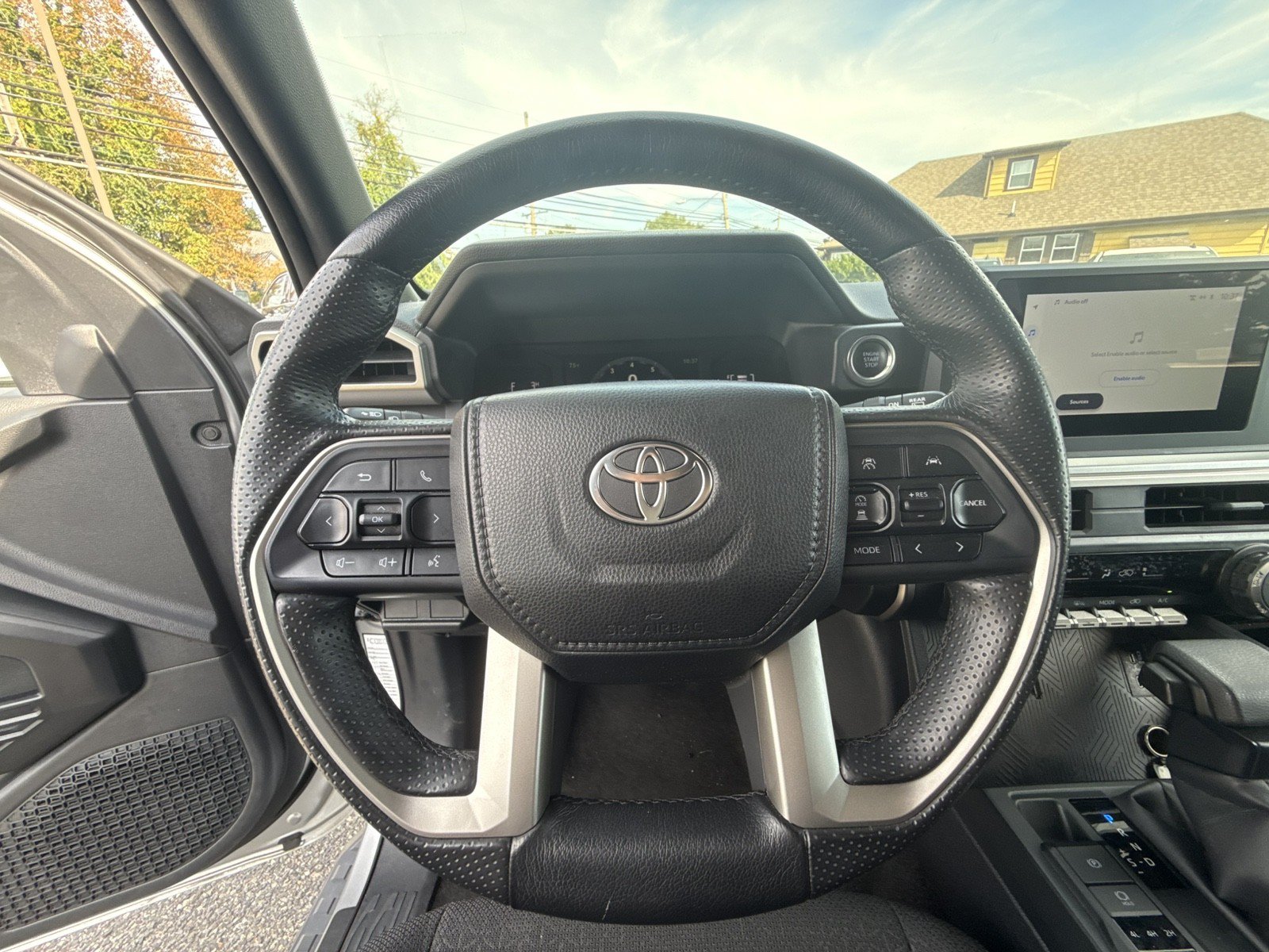 Used 2025 Toyota 4Runner SR5 AWD/4WD image 19