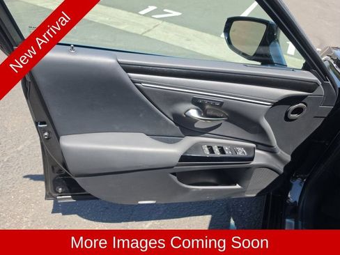 Used 2025 Lexus ES 350 w/ Premium Package FWD image 12
