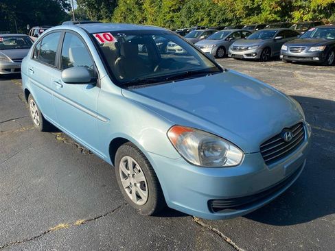 Used 2010 Hyundai Accent GLS image 5