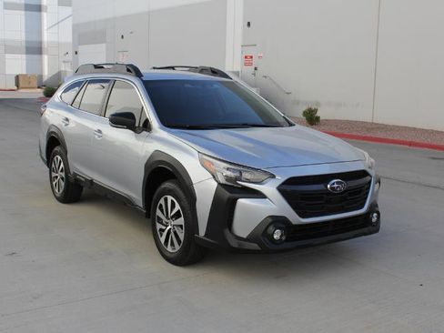 Used 2025 Subaru Outback 2.5i Basic image 3
