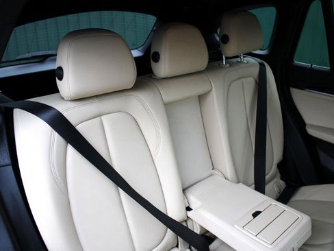 Used 2017 BMW X1 sDrive28i image 14