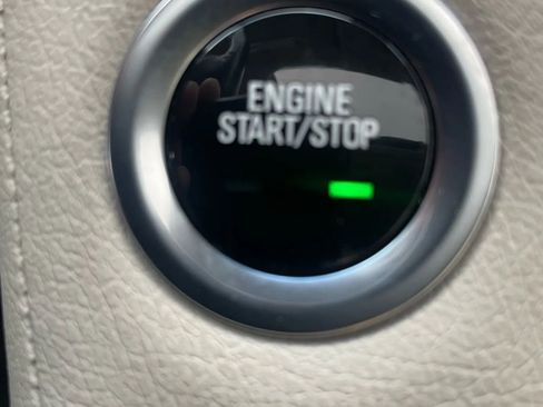 Used 2019 Cadillac Escalade ESV Luxury image 16