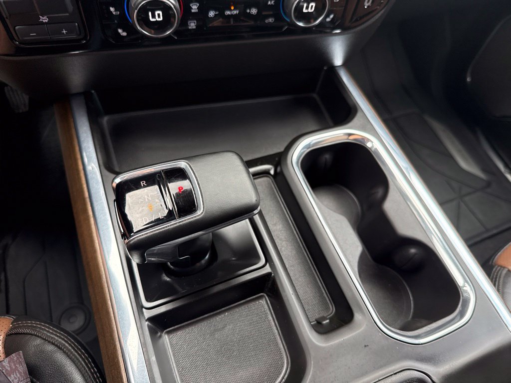 Used 2024 Chevrolet Silverado 1500 High Country w/ High Country Premium Package AWD/4WD image 32