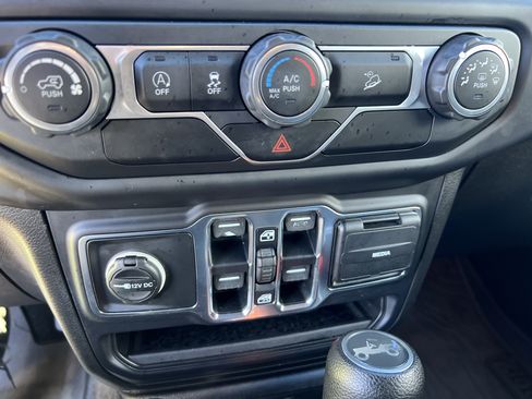 Used 2019 Jeep Wrangler Unlimited Sport S image 18