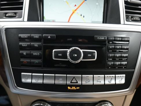 Used 2015 Mercedes-Benz ML 350 4MATIC image 23