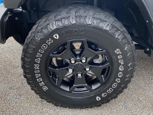 Certified 2023 Jeep Wrangler Unlimited w/ Sun & Screen Package image 13