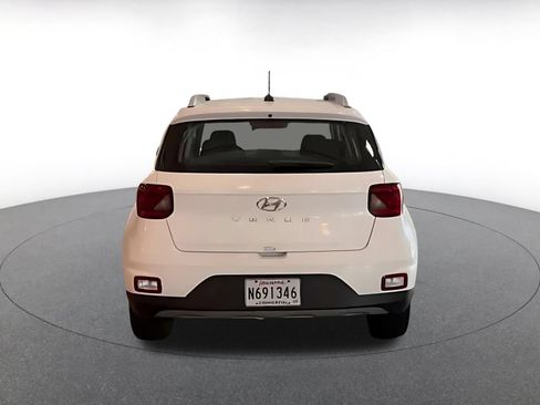 Used 2026 Hyundai Venue SEL FWD image 10