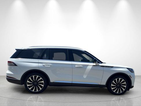 Used 2025 Lincoln Aviator 2WD image 6