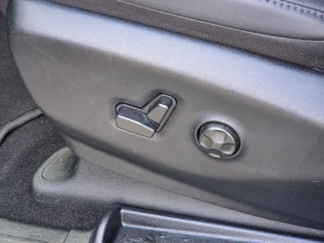 Used 2025 Chrysler Pacifica Select FWD image 13