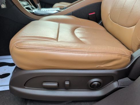 Used 2017 Buick Enclave Leather AWD/4WD image 8