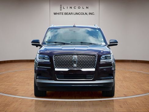 Used 2023 Lincoln Navigator Reserve image 2