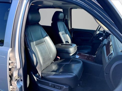 Used 2014 Chevrolet Tahoe LTZ AWD/4WD image 7
