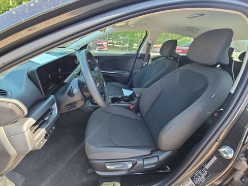 Used 2026 Kia K4 FWD image 7