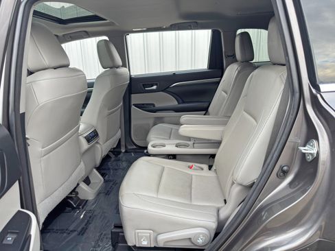 Used 2018 Toyota Highlander Limited image 41