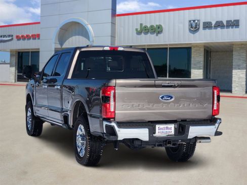 Used 2023 Ford F350 Lariat w/ Lariat Ultimate Package image 4