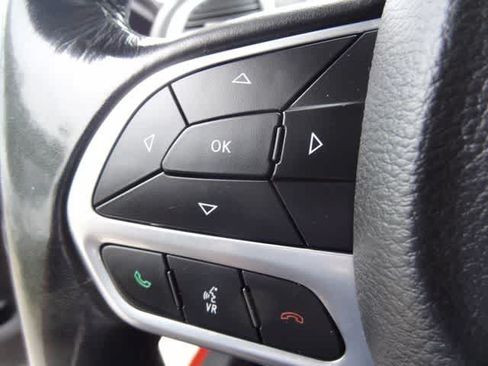 Used 2021 Chrysler 300 Touring RWD image 17