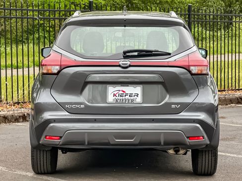 Used 2023 Nissan Kicks SV FWD image 4