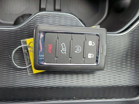 New 2025 Jeep Grand Cherokee Limited image 51