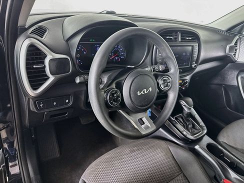 Used 2022 Kia Soul LX FWD image 8