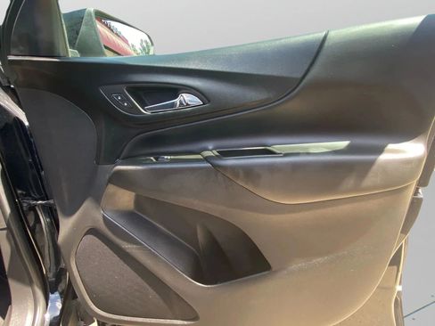 Used 2022 Chevrolet Equinox LT w/ Driver Convenience Package image 19