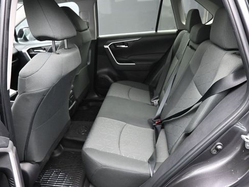 Used 2022 Toyota RAV4 XLE w/ Convenience Package image 12