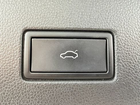 Used 2021 Volkswagen Atlas SE FWD image 28