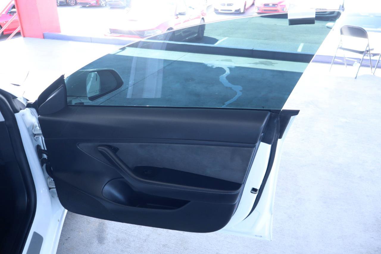Used 2018 Tesla Model 3 Long Range AWD/4WD image 32