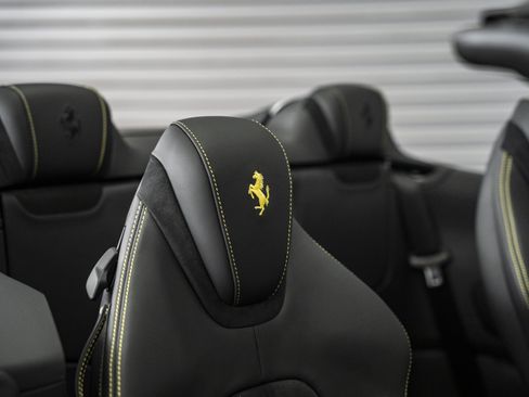 Used 2025 Ferrari Roma Spider RWD image 39