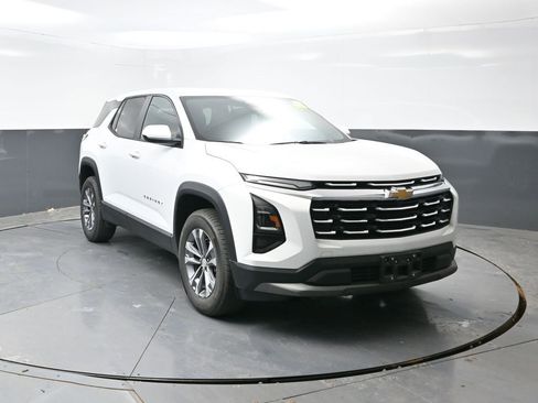 Used 2025 Chevrolet Equinox LT image 6