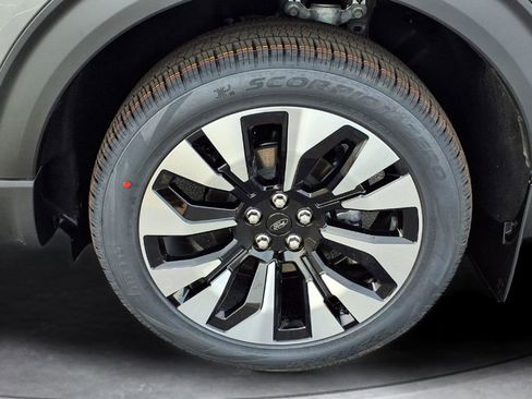 New 2026 Ford Explorer Platinum AWD/4WD image 18