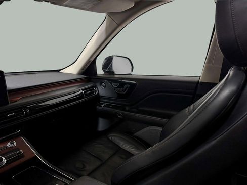 Certified 2020 Lincoln Aviator Reserve w/ Equipment Group 201A image 22