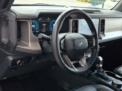 Used 2025 Ford Bronco Outer Banks AWD/4WD image 17