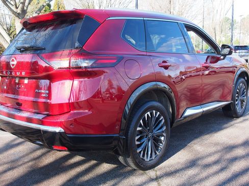 Used 2024 Nissan Rogue Platinum w/ Platinum Premium Package image 7