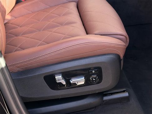 Used 2023 BMW X5 xDrive45e w/ Executive Package image 5