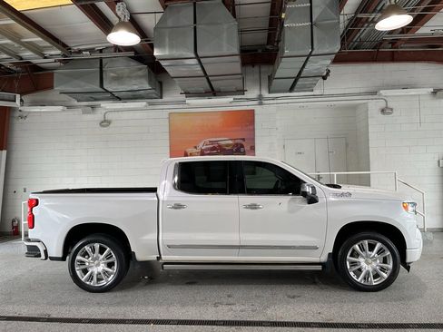 Used 2023 Chevrolet Silverado 1500 High Country w/ Technology Package image 11