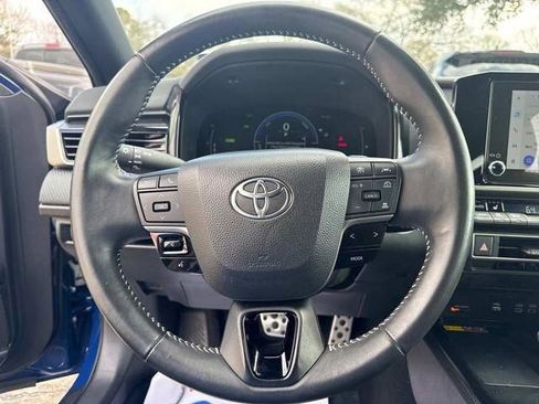 Used 2025 Toyota Camry SE w/ Convenience Package image 73