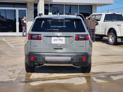 New 2026 Jeep Cherokee Laredo image 9