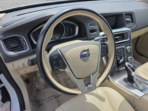 Used 2015 Volvo V60 T5 Premier w/ Convenience Package image 28