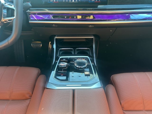 Used 2026 BMW 740i xDrive AWD/4WD image 10