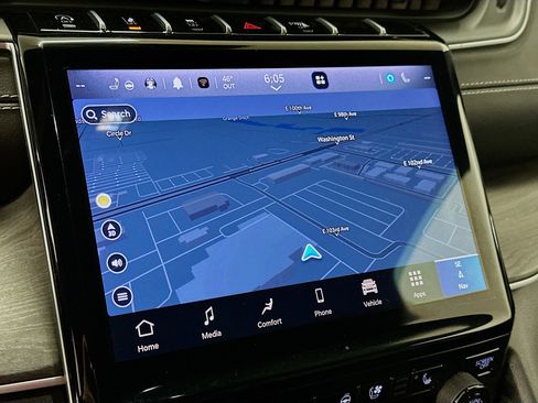 Used 2024 Jeep Grand Cherokee L Limited w/ Luxury Tech Group II image 22