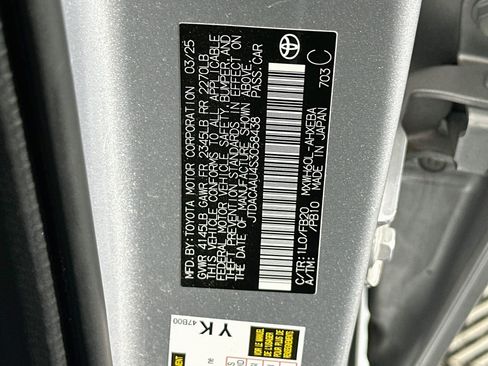Used 2025 Toyota Prius LE FWD image 12