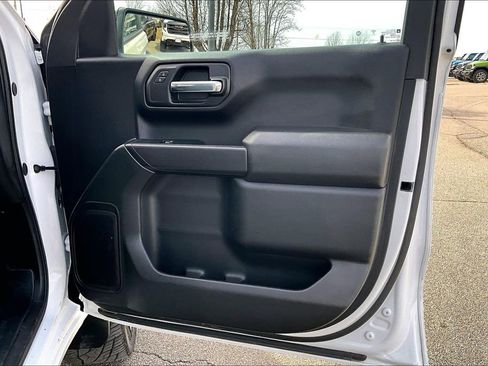 Used 2024 Chevrolet Silverado 1500 W/T w/ Z71 Off-Road Package image 23